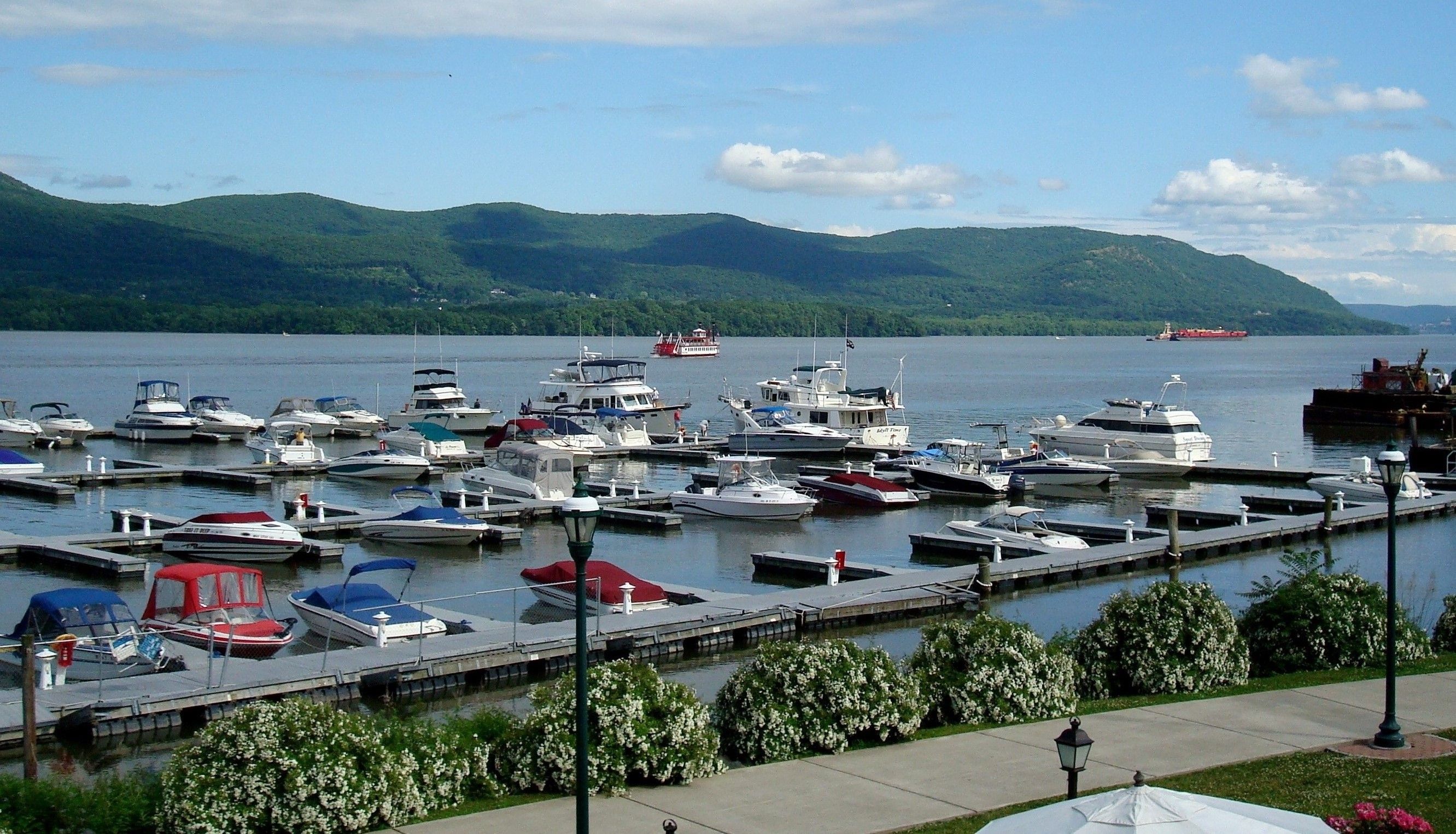 Waterfront Restaurants Newburgh - rmjq554